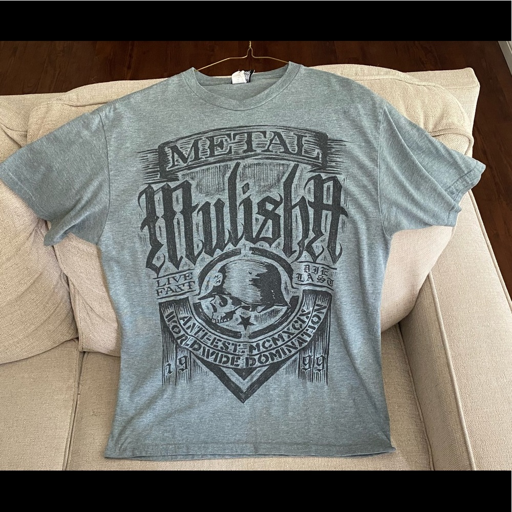 Metal Mulisha heather shirt with skull graphics